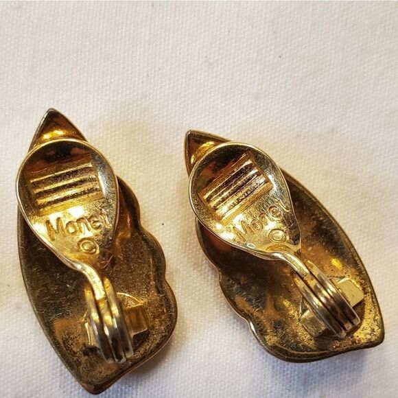 Beautiful 2 pairs of vintage monet earrings. - Picture 8 of 10